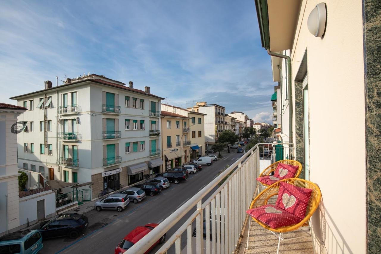 Apartamento Foscolo Viareggio Exterior foto